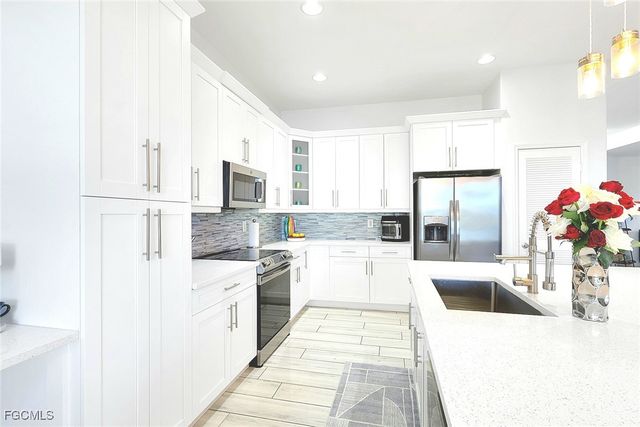 2675 Blue Cypress Lake CT, Cape Coral, FL 33909