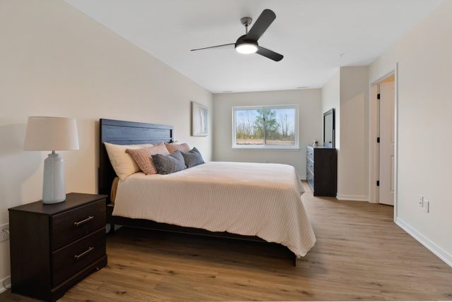 2034 W 75th Place 31, Merrillville, IN 46410