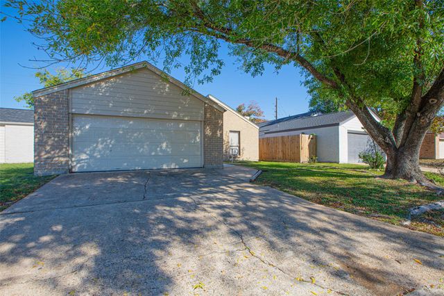 16042 Bear Hill Drive, Houston, TX 77084