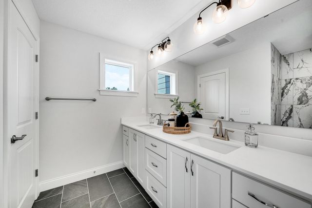 7164 Agate Trail, Inver Grove Heights, MN 55077
