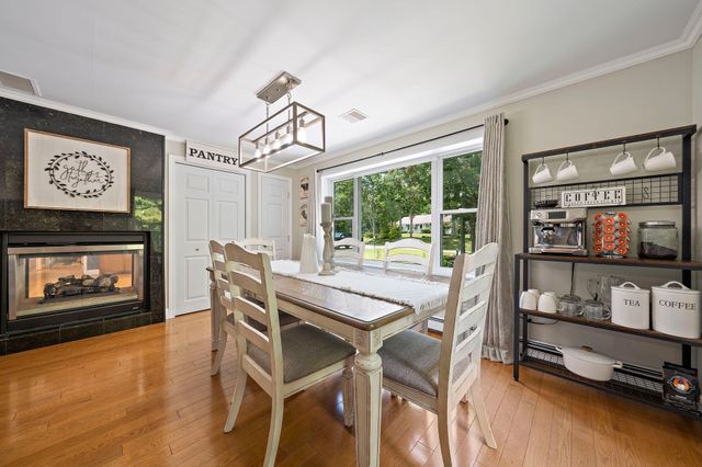 35 Braeburn Ct, Falmouth, MA 02536
