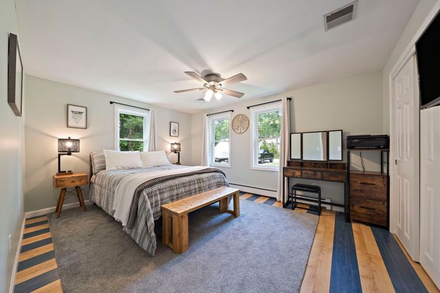 35 Braeburn Ct, Falmouth, MA 02536