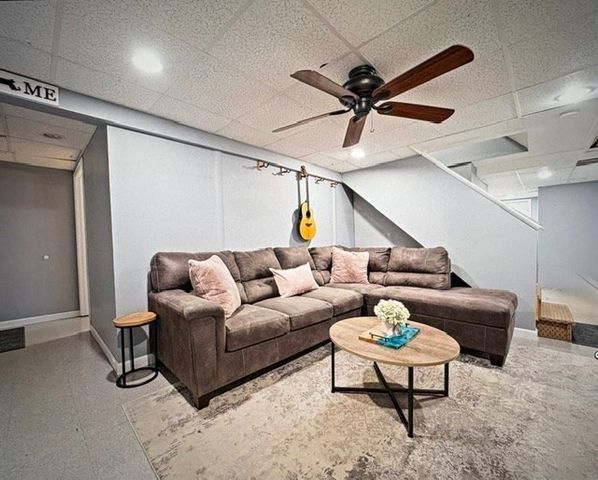 35 Braeburn Ct, Falmouth, MA 02536