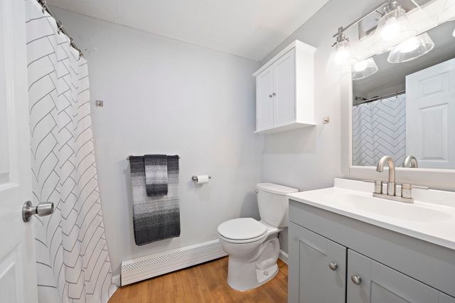 35 Braeburn Ct, Falmouth, MA 02536