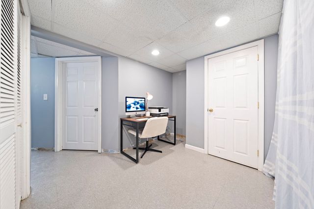 35 Braeburn Ct, Falmouth, MA 02536