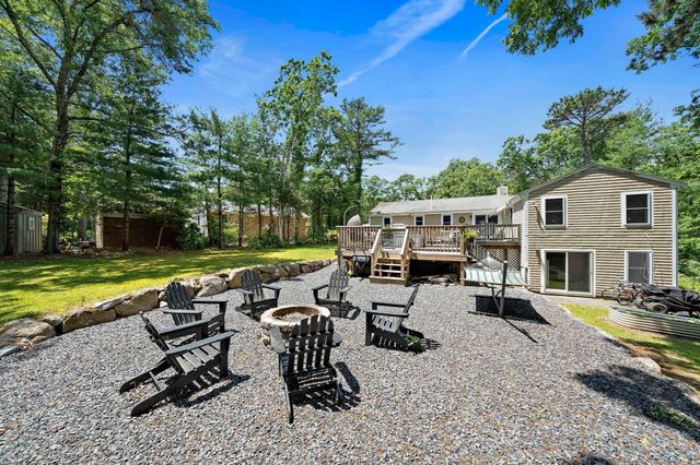 35 Braeburn Ct, Falmouth, MA 02536
