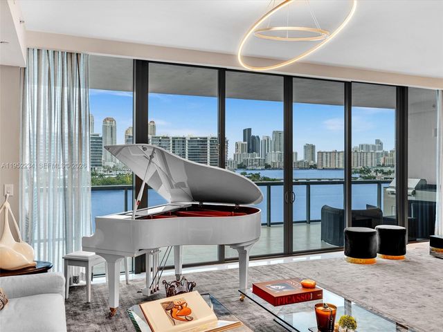 3300 NE 188th St 718, Aventura, FL 33180