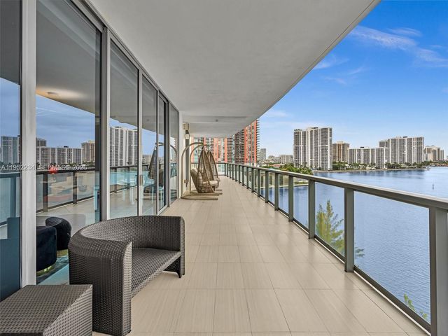 3300 NE 188th St 718, Aventura, FL 33180