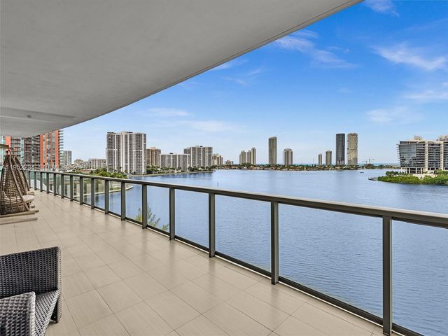 3300 NE 188th St 718, Aventura, FL 33180