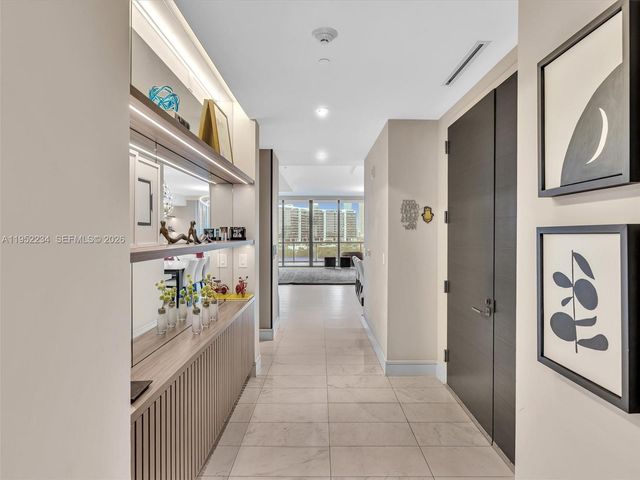 3300 NE 188th St 718, Aventura, FL 33180