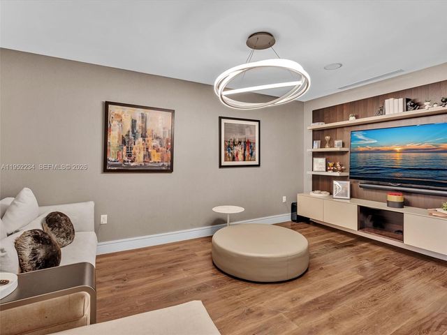 3300 NE 188th St 718, Aventura, FL 33180