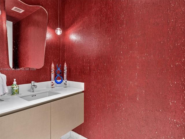 3300 NE 188th St 718, Aventura, FL 33180