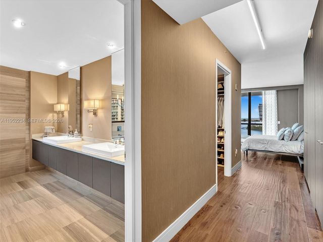 3300 NE 188th St 718, Aventura, FL 33180