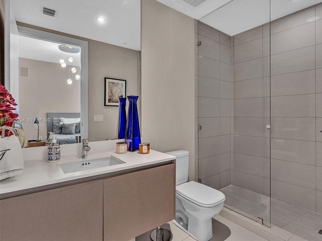 3300 NE 188th St 718, Aventura, FL 33180