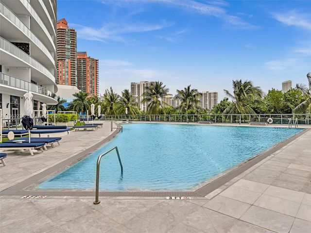 3300 NE 188th St 718, Aventura, FL 33180