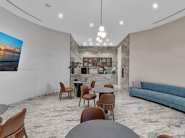 3300 NE 188th St 718, Aventura, FL 33180