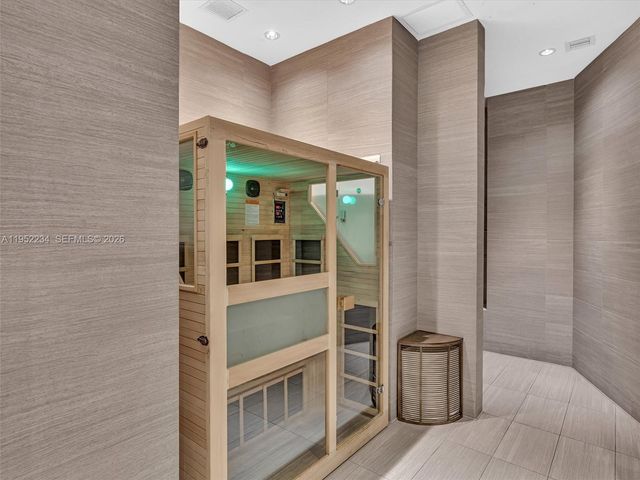 3300 NE 188th St 718, Aventura, FL 33180