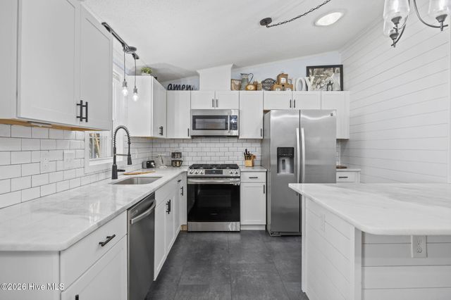 407 Maplewood Drive NW, Calabash, NC 28467