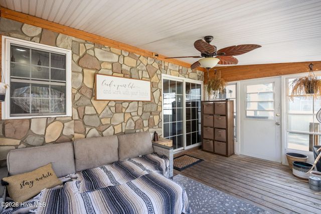 407 Maplewood Drive NW, Calabash, NC 28467