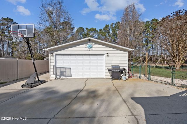407 Maplewood Drive NW, Calabash, NC 28467