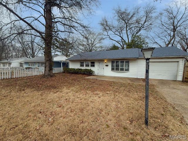 21 Agnes Drive, Cahokia, IL 62206