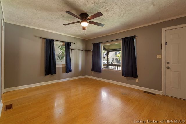 1124 Virginia Avenue S, Clarksville, IN 47129