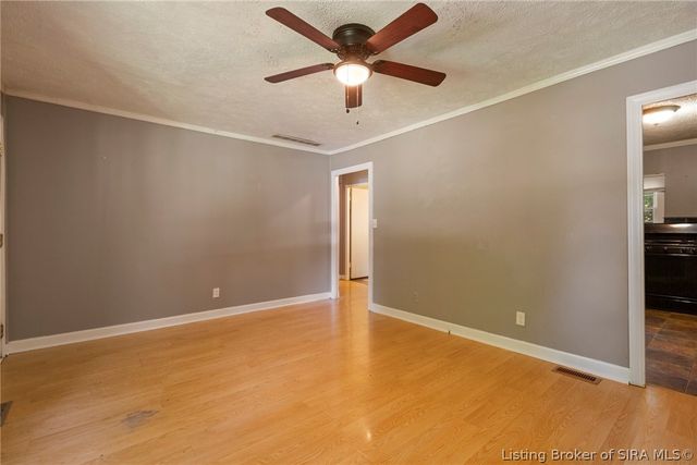 1124 Virginia Avenue S, Clarksville, IN 47129
