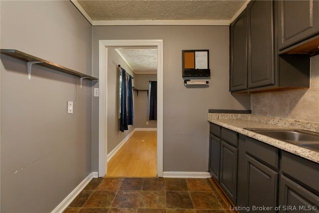1124 Virginia Avenue S, Clarksville, IN 47129