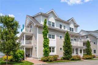 40 Kettle Point Avenue, East Providence, RI 02914