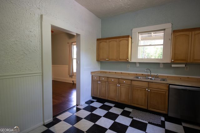 285 E Main Street, Forsyth, GA 31029