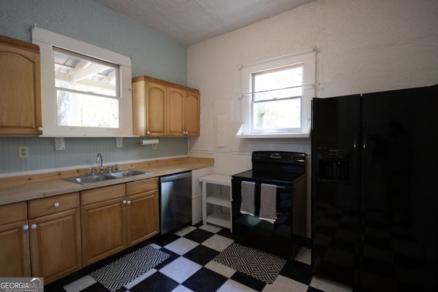 285 E Main Street, Forsyth, GA 31029