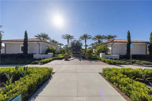 126 Sunnyside, Irvine, CA 92618