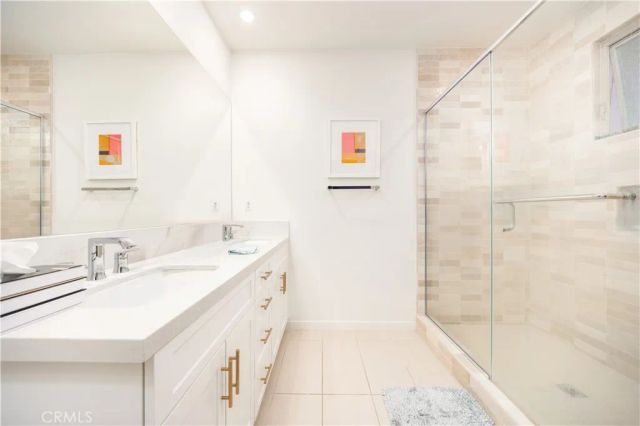 126 Sunnyside, Irvine, CA 92618