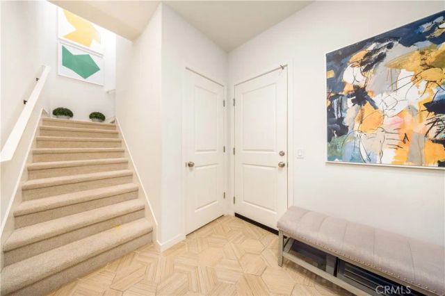 126 Sunnyside, Irvine, CA 92618