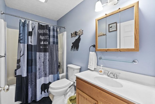 2305 Smith Mountain Lake PKWY, Huddleston, VA 24104