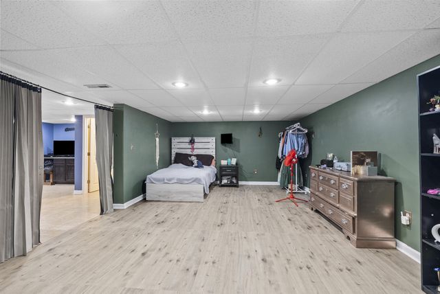 2305 Smith Mountain Lake PKWY, Huddleston, VA 24104