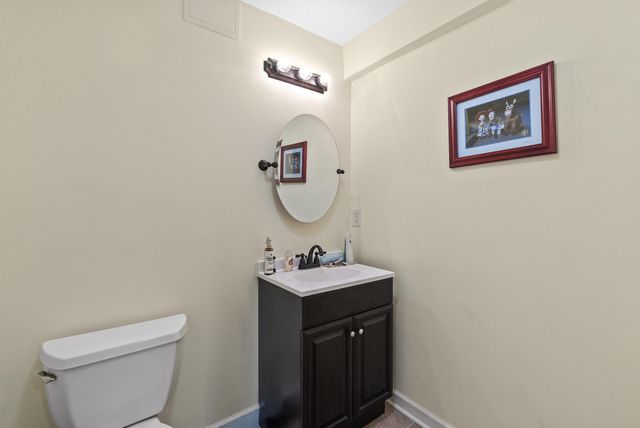 2305 Smith Mountain Lake PKWY, Huddleston, VA 24104