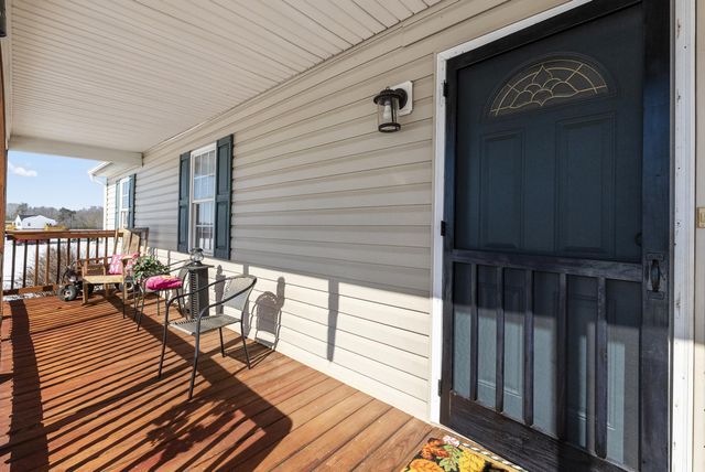 2305 Smith Mountain Lake PKWY, Huddleston, VA 24104