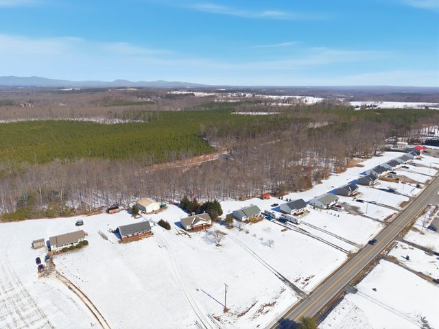 2305 Smith Mountain Lake PKWY, Huddleston, VA 24104