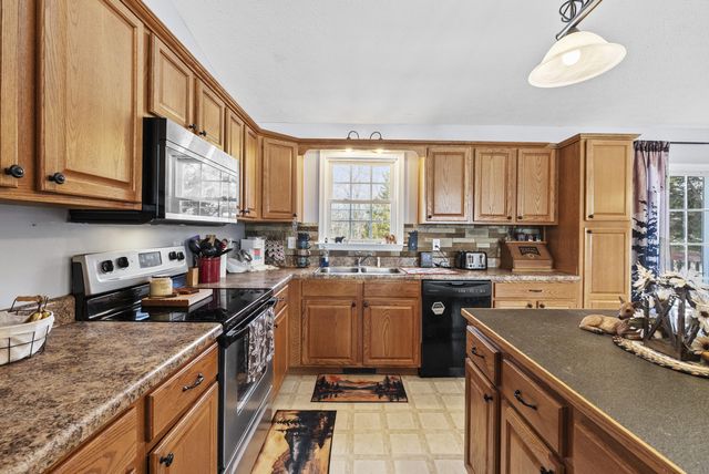 2305 Smith Mountain Lake PKWY, Huddleston, VA 24104