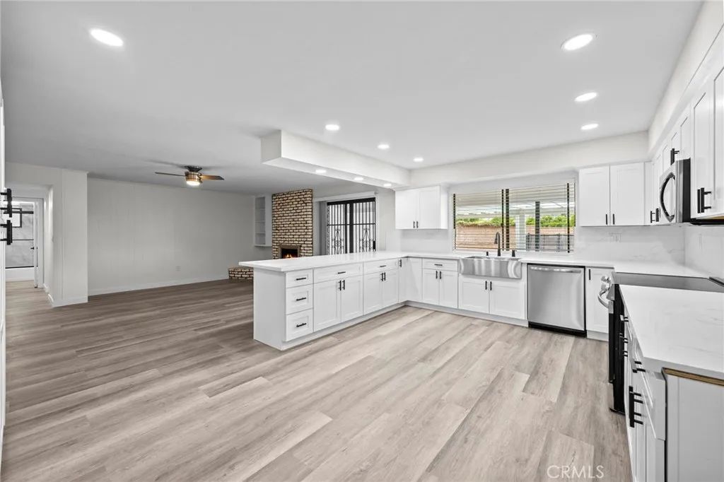 Image 16 of property listing at 27265 Hemet Street, Hemet, CA 92544
