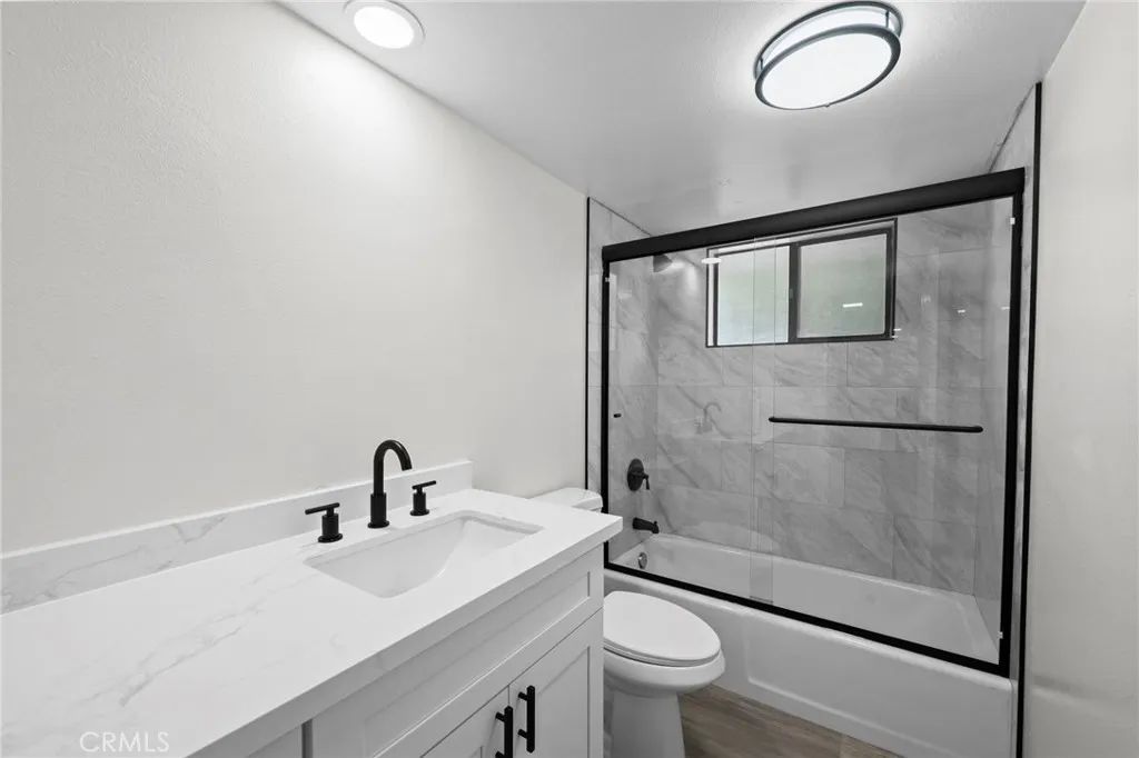 Image 23 of property listing at 27265 Hemet Street, Hemet, CA 92544