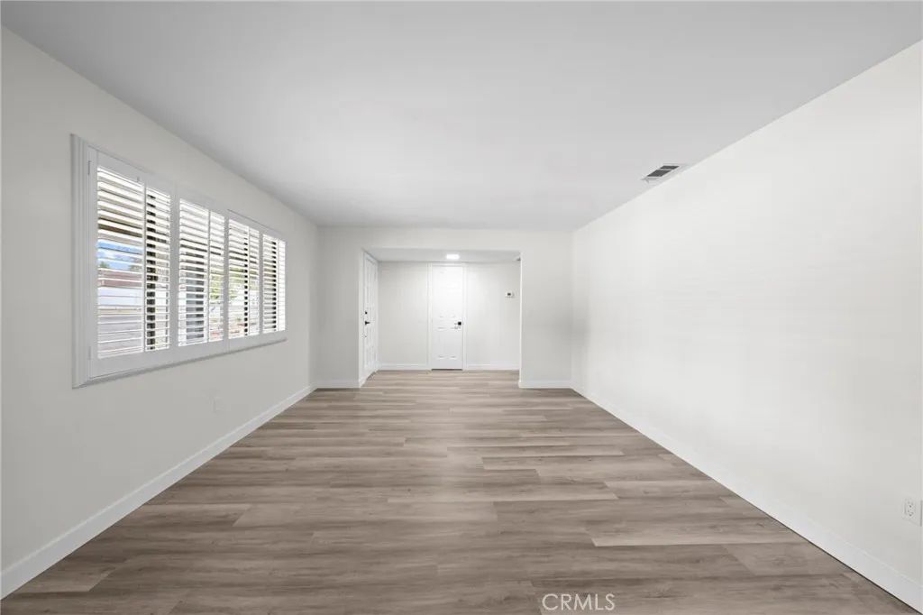Image 7 of property listing at 27265 Hemet Street, Hemet, CA 92544