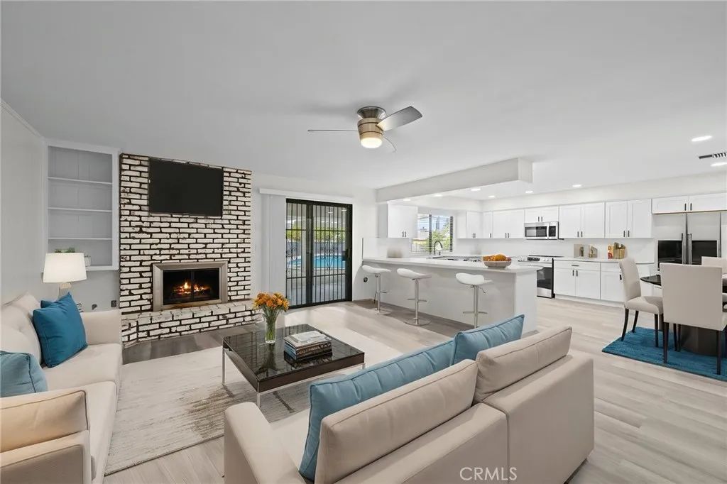 Image 10 of property listing at 27265 Hemet Street, Hemet, CA 92544