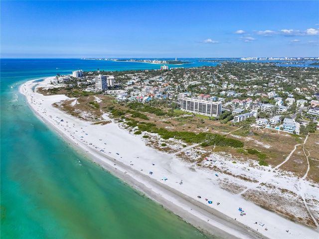 450 BEACH ROAD 3, Sarasota, FL 34242