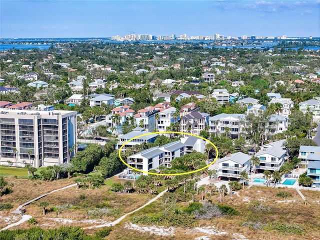 450 BEACH ROAD 3, Sarasota, FL 34242