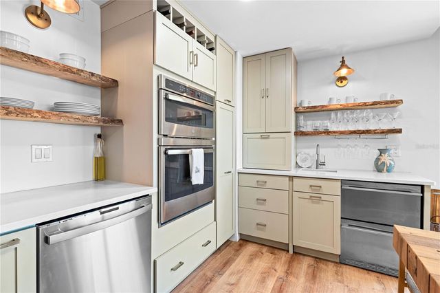 450 BEACH ROAD 3, Sarasota, FL 34242