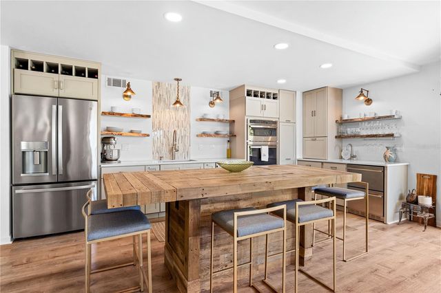 450 BEACH ROAD 3, Sarasota, FL 34242