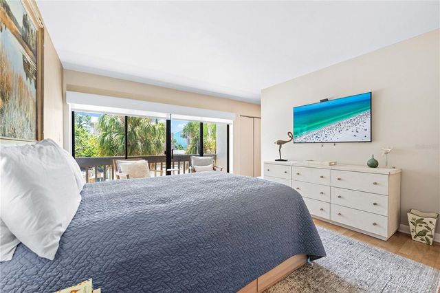 450 BEACH ROAD 3, Sarasota, FL 34242