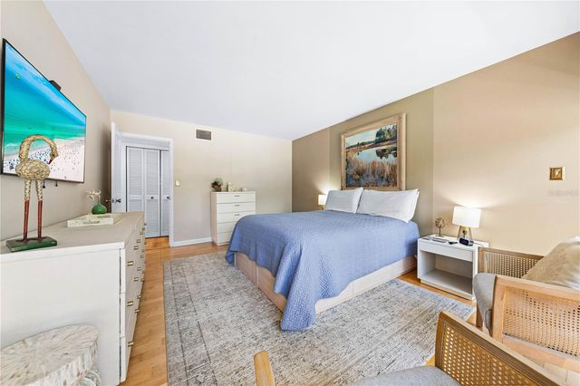 450 BEACH ROAD 3, Sarasota, FL 34242